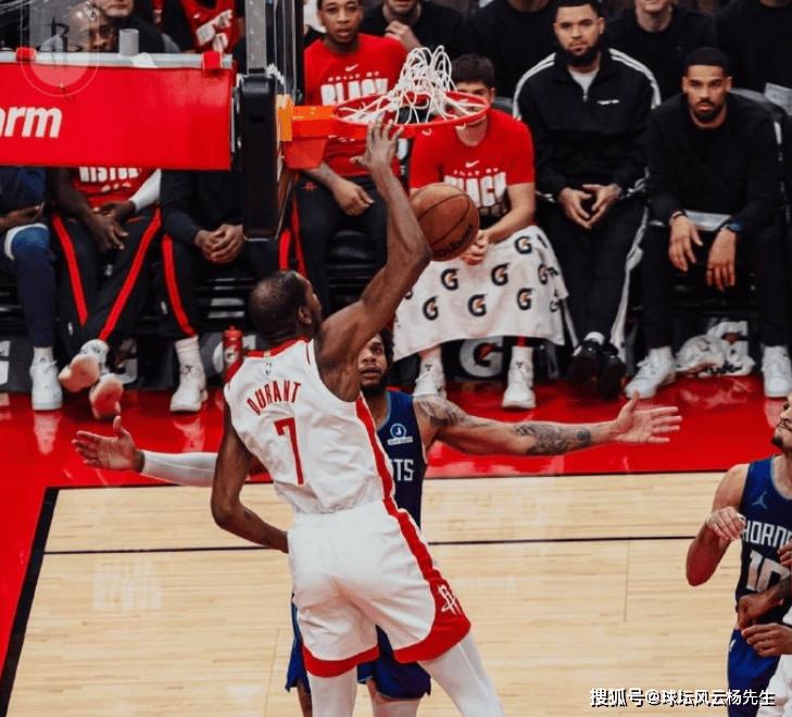 九游体育平台-包含转折点！夏洛特黄蜂内部沟通，NBA总决赛赛后攻防权衡，管理层满意，细节决定成败的词条